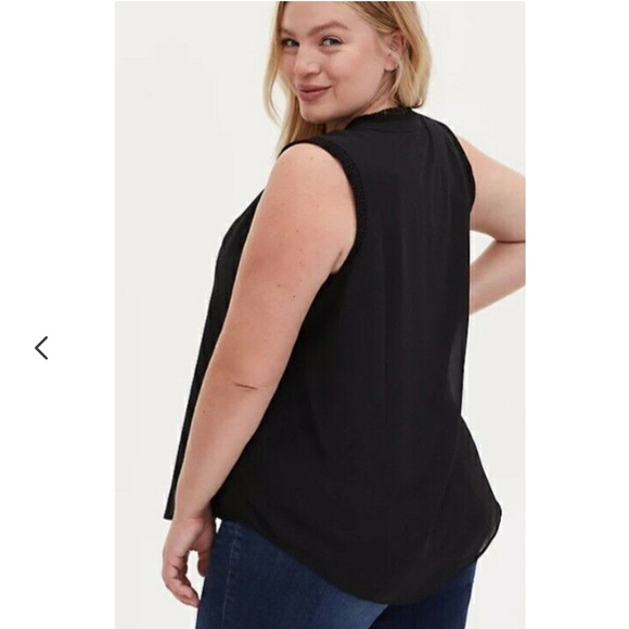 🌼FOR BUNDLE ONLY🌼Torrid Black Dobby Chiffon Pleated Blouse Tank - Picture 5 of 12